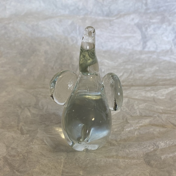 Vintage Clear Blown Glass Elephant Paperweight Lucky Trunk Up Figurine - Small - Picture 4 of 5